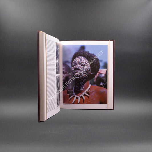 Objets-Signes d'Afrique textes réunis par Luc de Heusch exemplaire relié